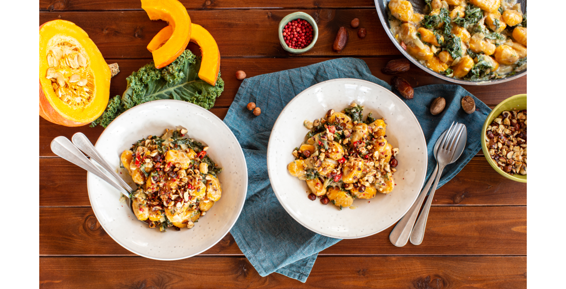 Gnocchi di zucca con cavolo riccio e nocciole