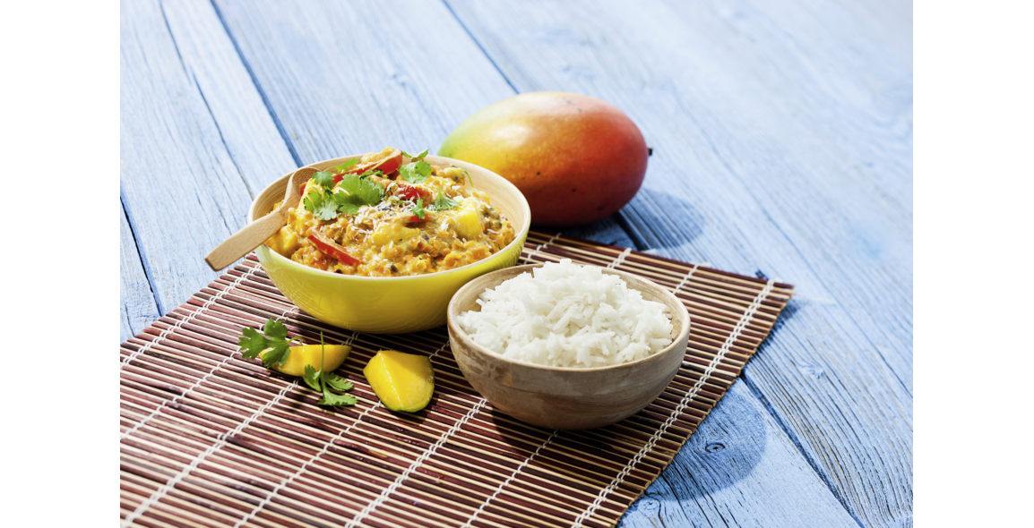 Curry al mango e cocco con lenticchie rosse e riso Basmati
